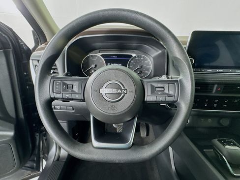 Used 2023 Nissan Rogue S AWD/4WD image 11