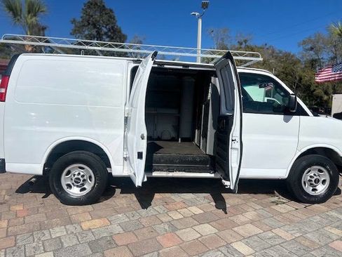 Used 2019 GMC Savana 2500 w/ Driver Convenience Package image 12
