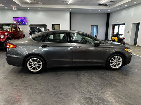 Used 2020 Ford Fusion SE FWD image 4