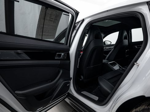 Certified 2021 Porsche Panamera 4 image 21