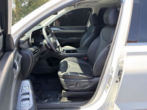 Used 2024 Hyundai Palisade SEL FWD image 12