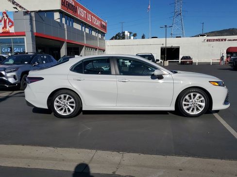 Used 2023 Toyota Camry LE image 2