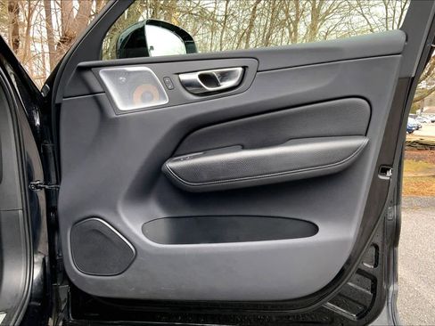 Used 2018 Volvo XC60 T6 Inscription w/ Convenience Package image 23