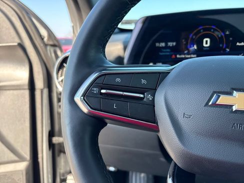 Used 2025 Chevrolet Equinox LT FWD image 53