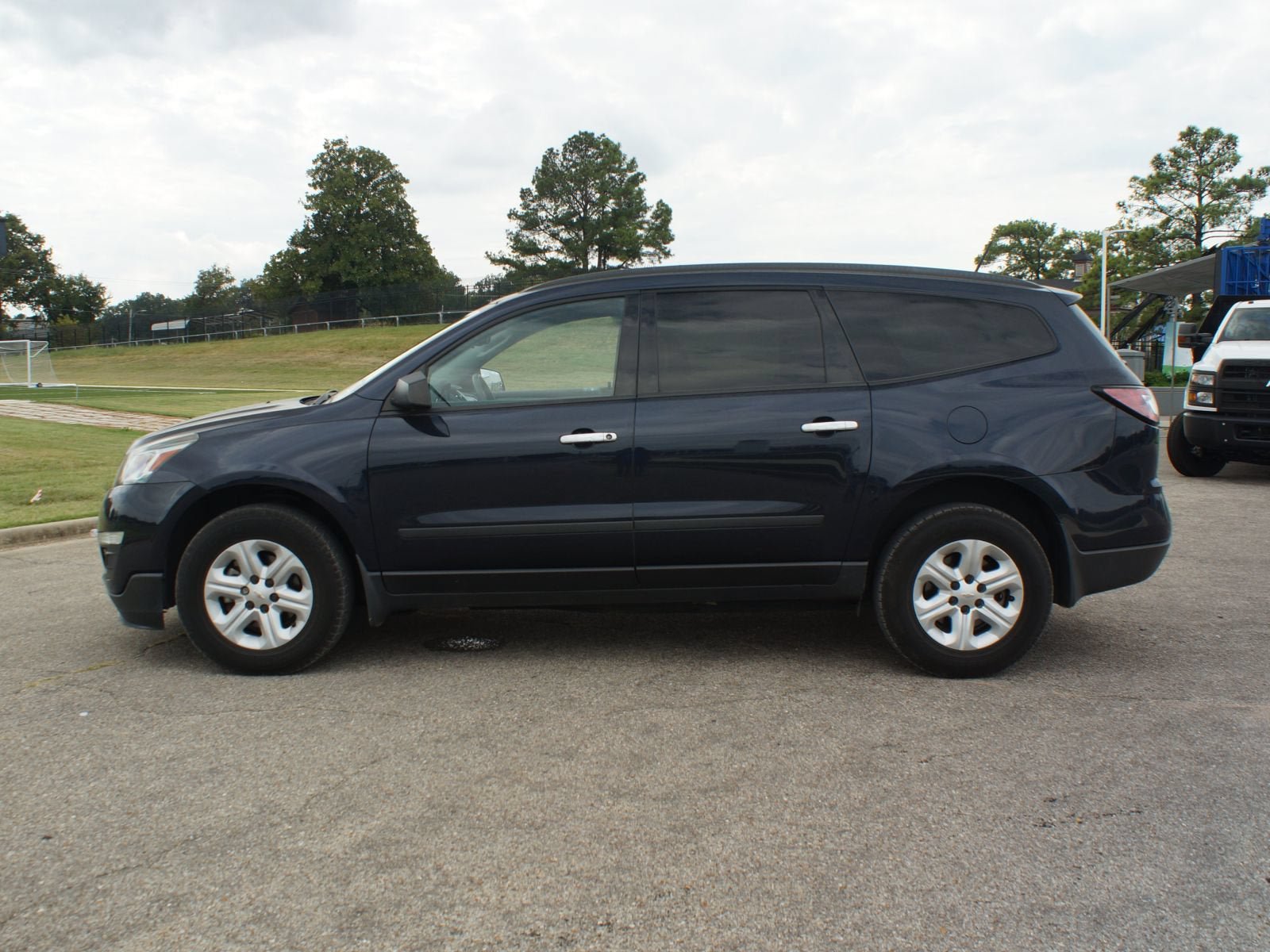 Used 2016 Chevrolet Traverse LS FWD image 8