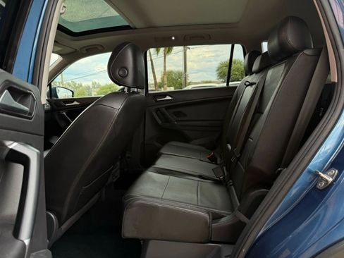 Used 2018 Volkswagen Tiguan SE w/ Panoramic Sunroof Package image 42