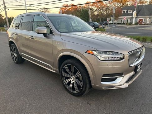 Certified 2024 Volvo XC90 B5 Plus w/ Protection Package Premier image 6