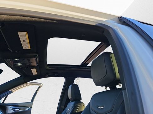 Used 2025 Cadillac XT5 Sportv w/ Technology Package image 32