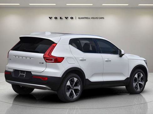 Certified 2025 Volvo XC40 B5 Core w/ Protection Package Premier image 4