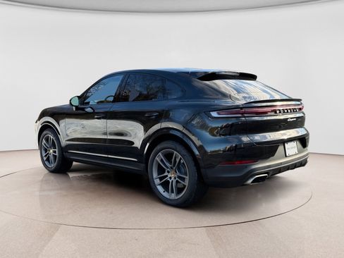 Used 2024 Porsche Cayenne Coupe AWD/4WD image 5