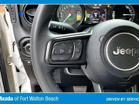 Used 2024 Jeep Wrangler Unlimited Rubicon 4xe AWD/4WD image 10