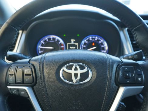 Used 2015 Toyota Highlander XLE image 22