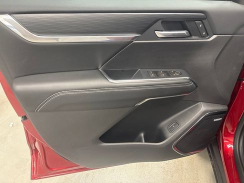 New 2026 GMC Acadia Elevation w/ Elevation Premium Package FWD image 18