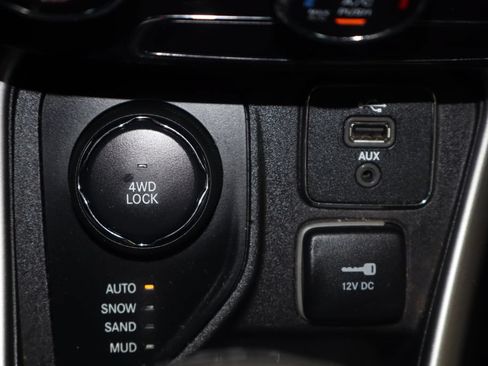 Used 2018 Jeep Compass Latitude AWD/4WD image 28