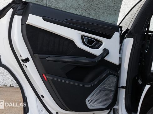 Used 2024 Lamborghini Urus S image 28