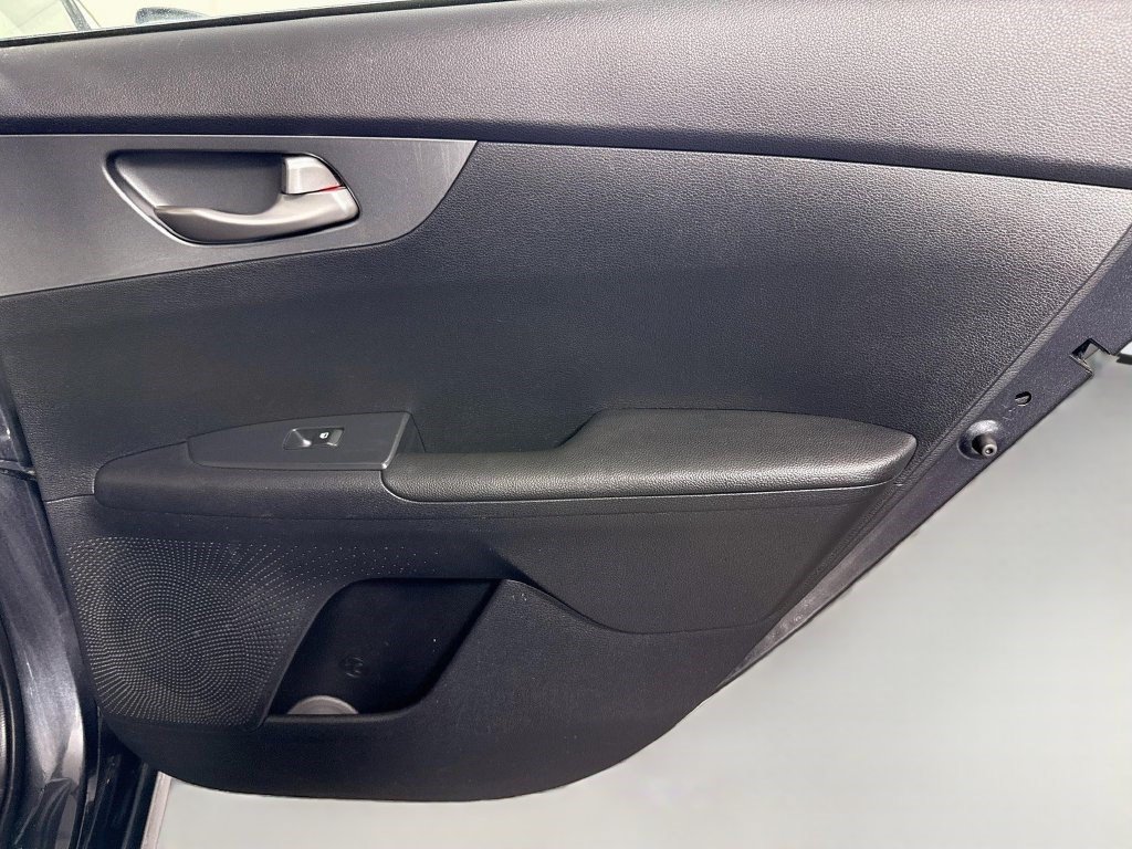Used 2020 Kia Forte LXS FWD image 26