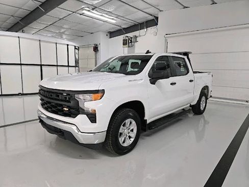 Used 2023 Chevrolet Silverado 1500 W/T w/ Trailering Package AWD/4WD image 3