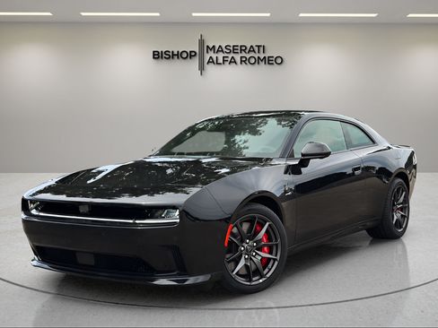 Used 2024 Dodge Charger Daytona Scat Pack w/ Plus Group AWD/4WD image 2