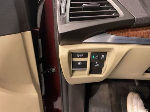 Used 2018 Acura MDX SH-AWD image 19
