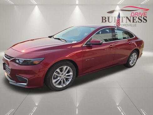 Certified 2017 Chevrolet Malibu LT w/ Leather Package FWD image 4