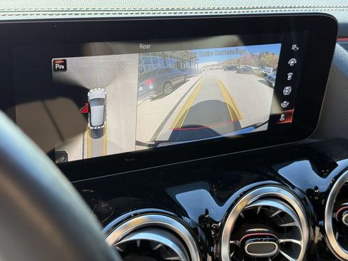 Used 2022 Mercedes-Benz GLA 250 4MATIC image 20