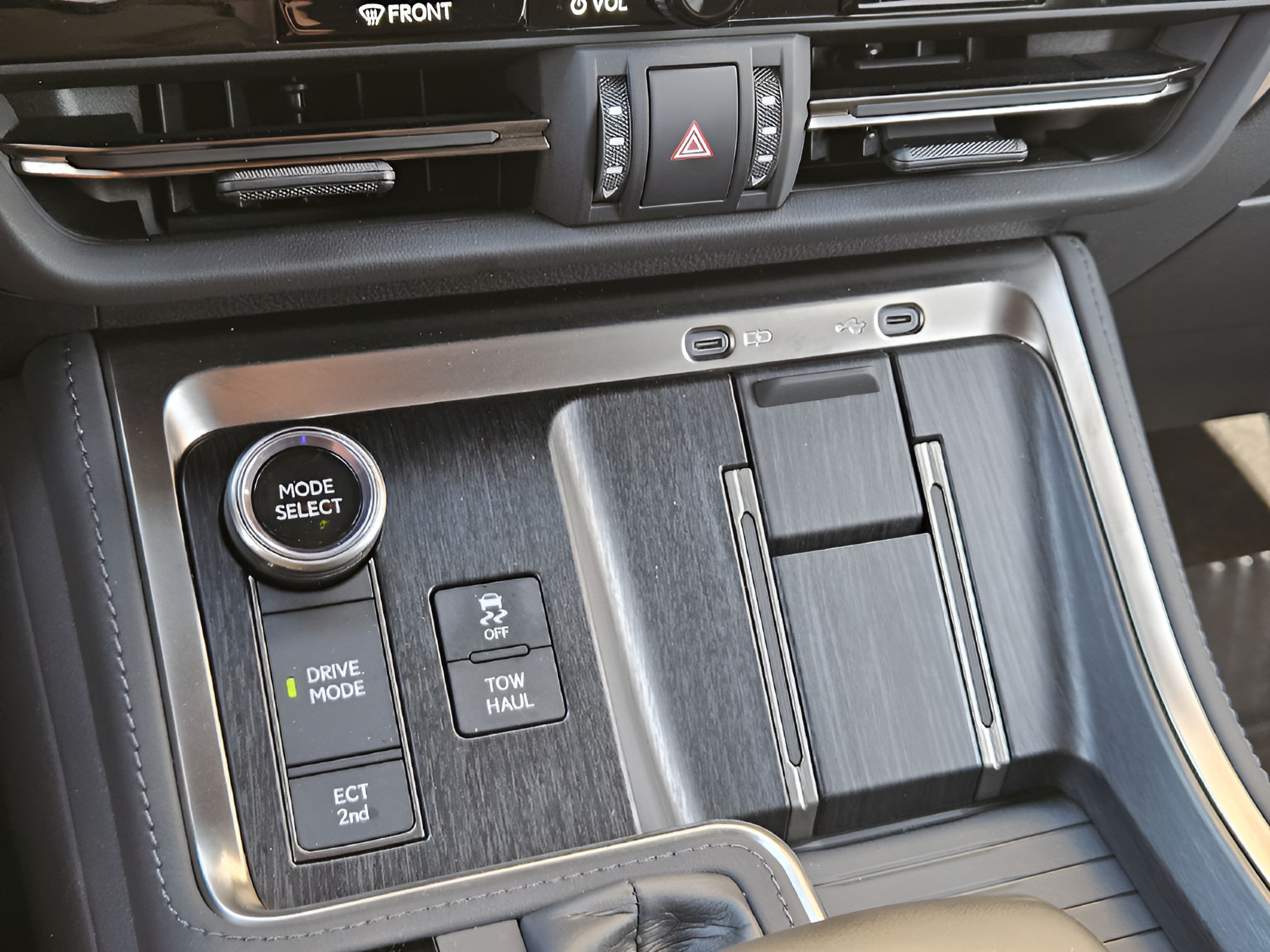 Used 2024 Lexus GX 550 w/ Accessory Package (Z1) AWD/4WD image 14