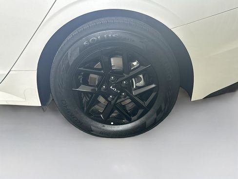 Used 2025 Kia K5 LXS image 11