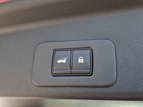Certified 2025 Nissan Murano SV AWD/4WD image 30
