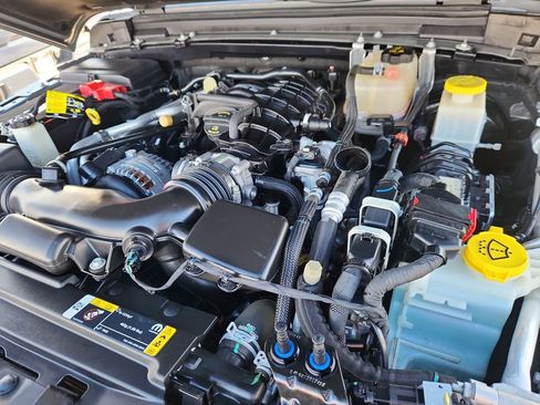 Used 2023 Jeep Gladiator Willys image 16