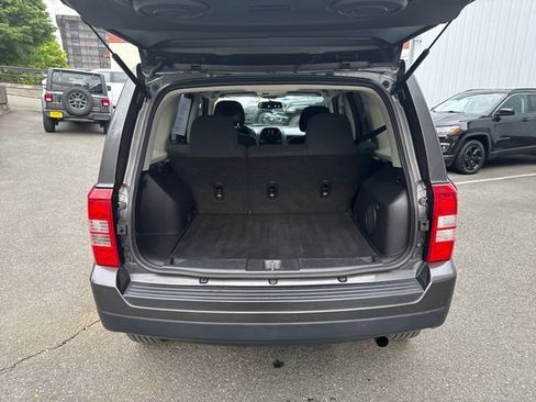 Used 2014 Jeep Patriot Latitude w/ Sun/Sound Group AWD/4WD image 12