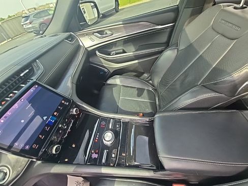 Used 2022 Jeep Grand Cherokee L Overland w/ Luxury Tech Group IV image 24