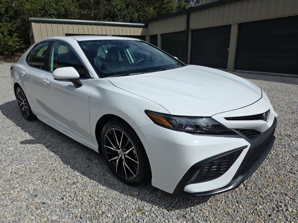 Certified 2024 Toyota Camry SE AWD/4WD image 8
