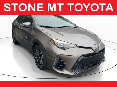 Used 2017 Toyota Corolla SE w/ SE Premium Package FWD image 1