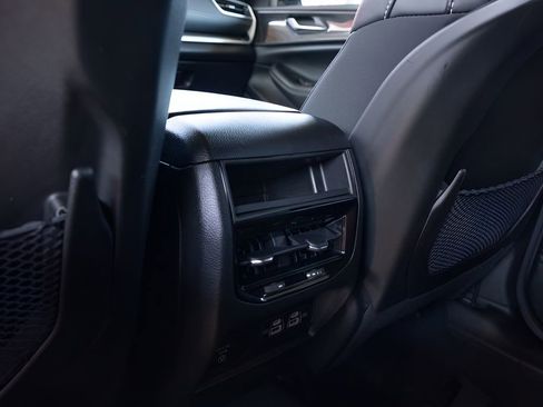 Used 2023 Jeep Grand Cherokee Altitude AWD/4WD image 32