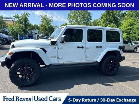 Used 2022 Jeep Wrangler Unlimited Sahara w/ Cold Weather Group AWD/4WD image 4