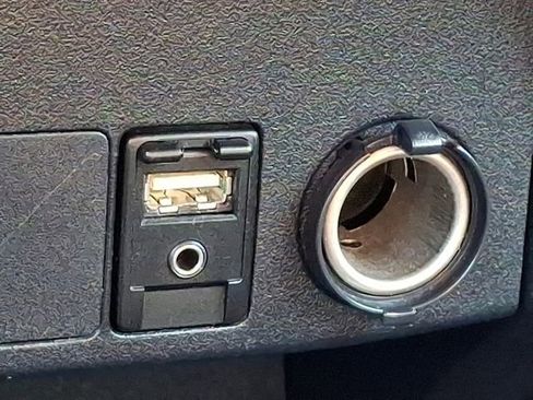 Used 2018 Toyota RAV4 XLE image 28