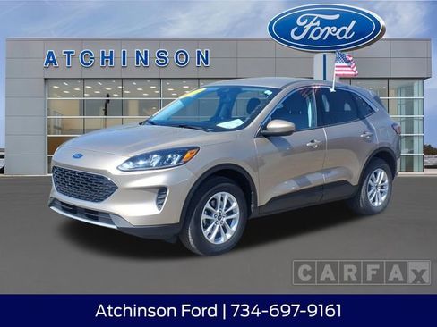 Used 2021 Ford Escape SE w/ Cold Weather Package AWD/4WD image 1