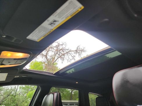 Used 2018 Jeep Grand Cherokee Trailhawk w/ Trailhawk Luxury Group image 29