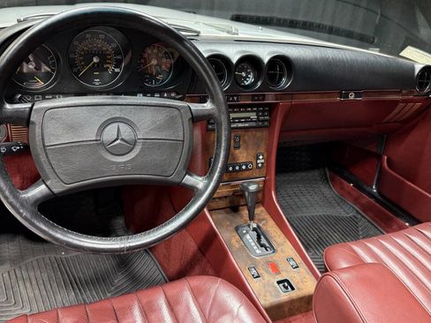 Used 1988 Mercedes-Benz 560 SL image 74