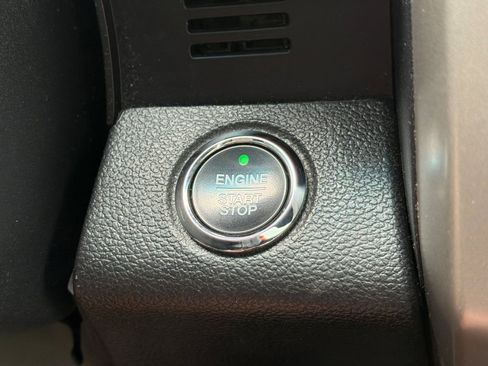 Used 2016 Ford F150 Lariat w/ Equipment Group 502A Luxury AWD/4WD image 22