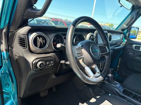 Used 2020 Jeep Wrangler Unlimited Sahara w/ Cold Weather Group AWD/4WD image 15