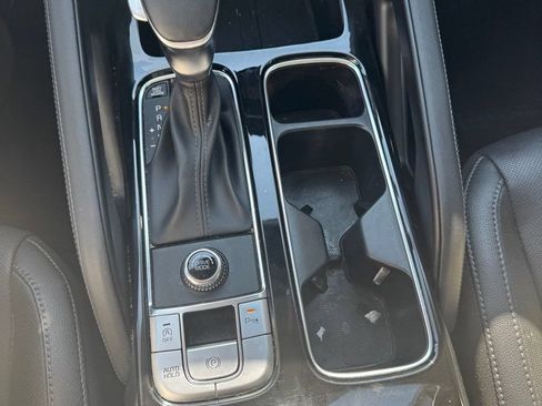 Used 2024 Kia Telluride EX w/ EX Captain's Chair Package FWD image 16