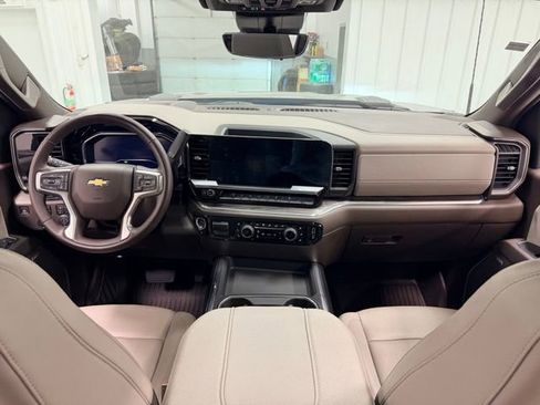 Certified 2025 Chevrolet Silverado 2500 LTZ w/ LTZ Plus Package image 22