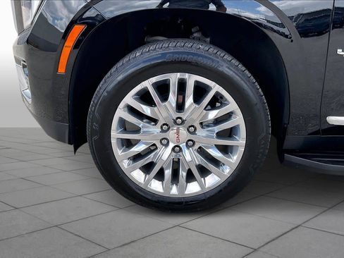 Used 2025 GMC Yukon XL Elevation w/ LPO, Yukon Black Package image 11