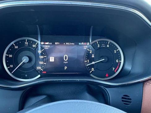 Used 2023 Jaguar F-PACE R-Dynamic S AWD/4WD image 10