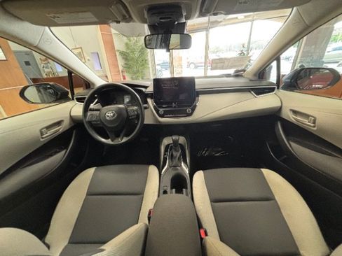 Used 2024 Toyota Corolla LE FWD image 10