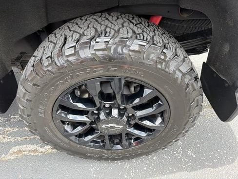 Certified 2025 Chevrolet Silverado 2500 LTZ w/ Trail Boss Package AWD/4WD image 9