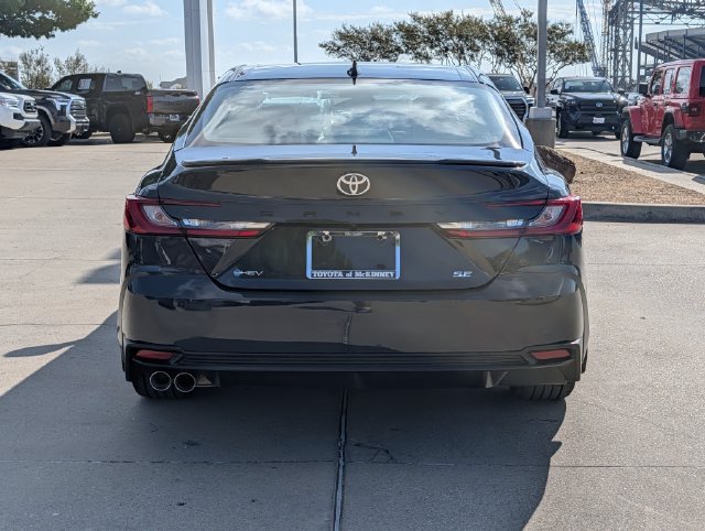 Used 2025 Toyota Camry SE w/ Convenience Package FWD image 7