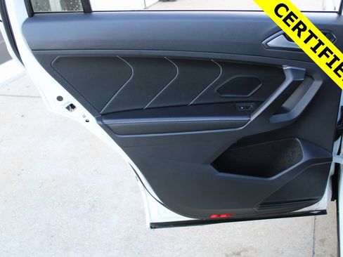Certified 2023 Volkswagen Tiguan SEL R-Line image 23
