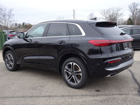 New 2025 Audi Q5 Premium image 3